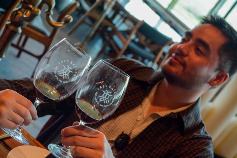 Restaurante Terruño – Vinícola Tres Raíces